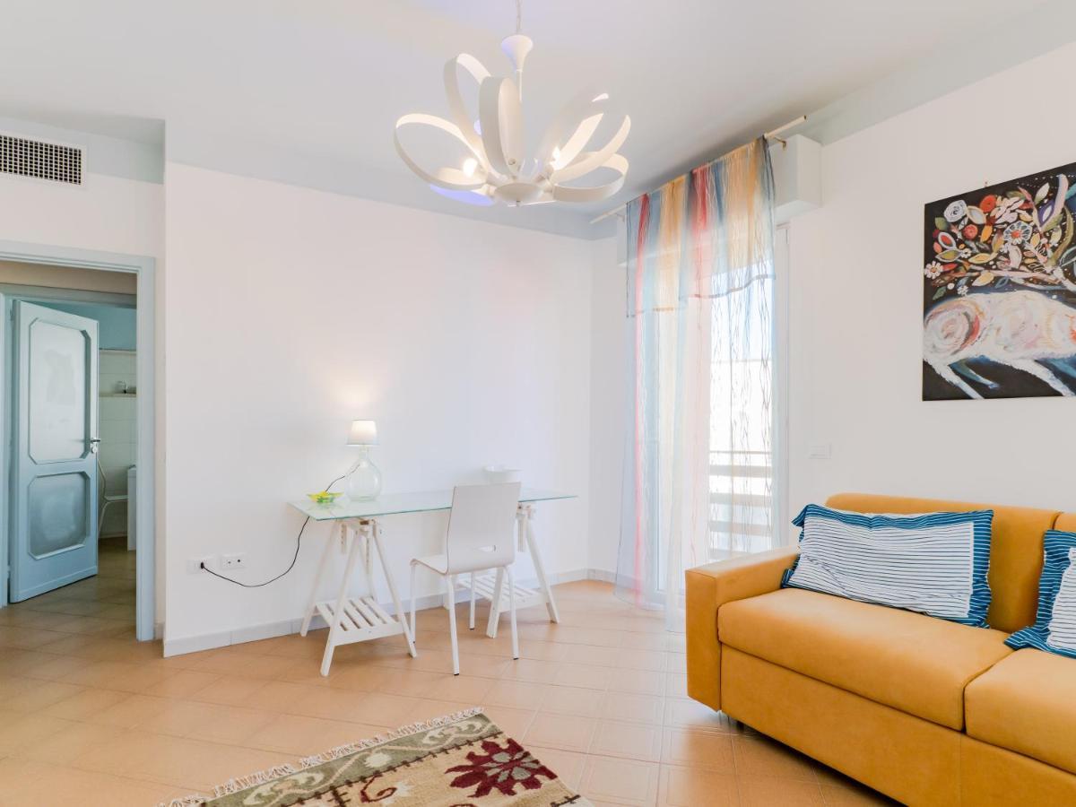 Salento 4 Stars - Blue & Yellow Squinzano ภายนอก รูปภาพ